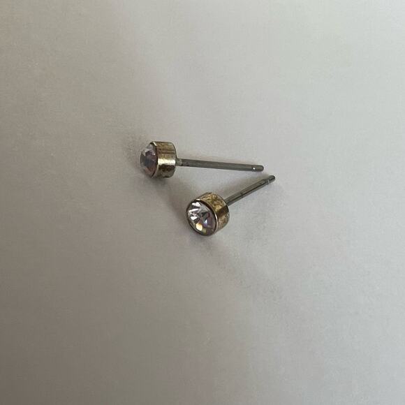 Crystal Clear Stud Earrings | Silver Tone Setting | Simple Glass Stone Posts - Picture 5 of 6